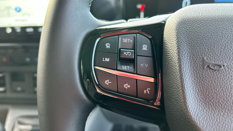 Ford Tourneo Custom 320 L1 Diesel Fwd 2.0 EcoBlue 136ps H1 Titanium 8 seater Auto